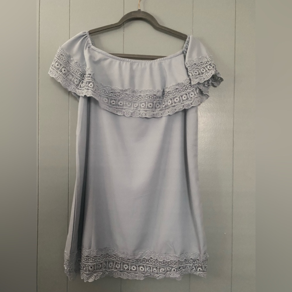 Color: powder blue, lined